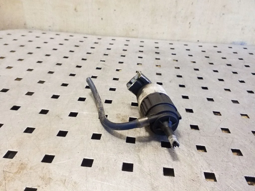 Windscreen/windshield washer pump