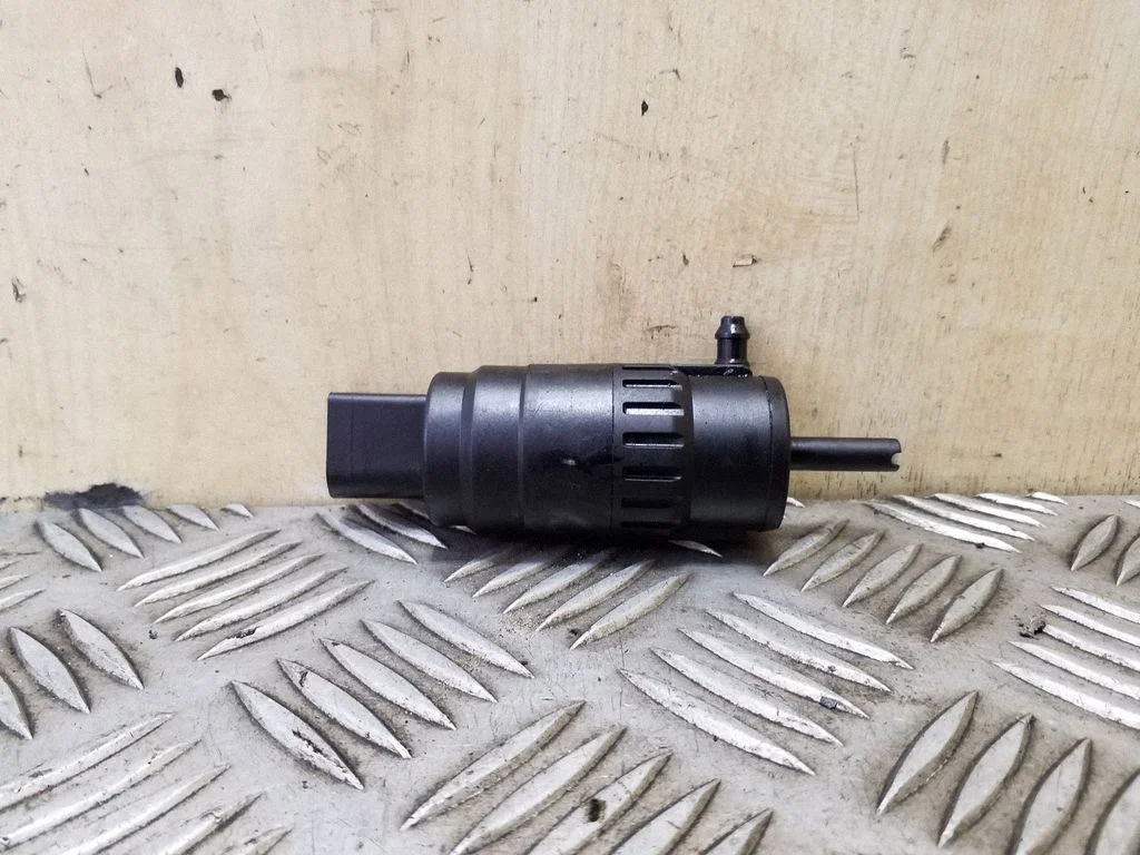 Windscreen/windshield washer pump 1K5955651