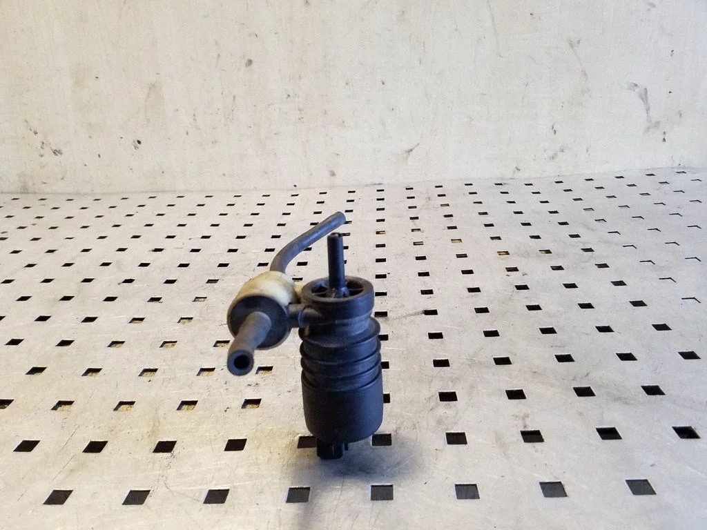 Windscreen/windshield washer pump