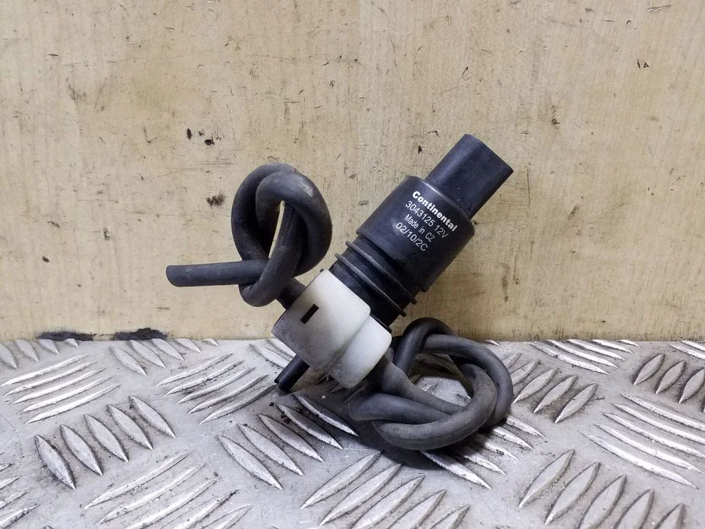 Windscreen/windshield washer pump 3043125