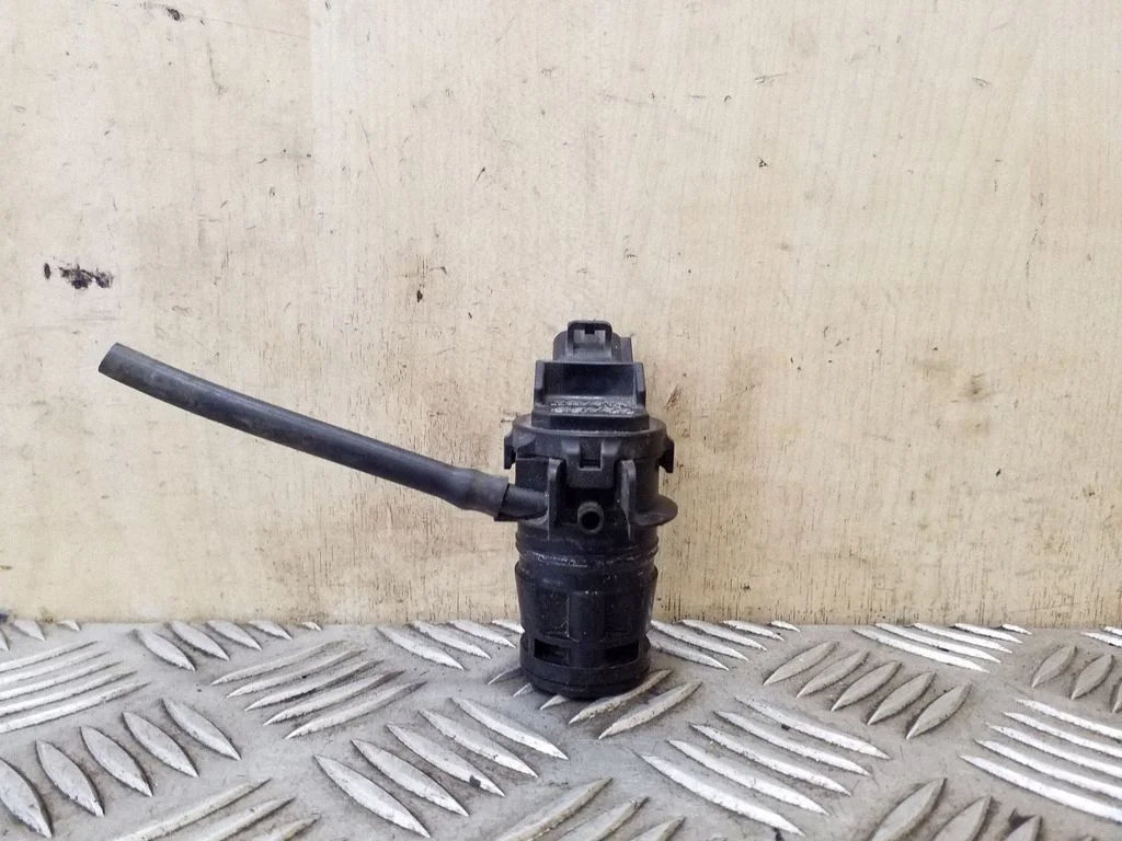Windscreen/windshield washer pump 8533071010