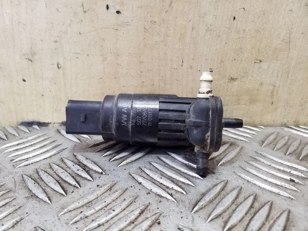 Windscreen/windshield washer pump 1K6955651