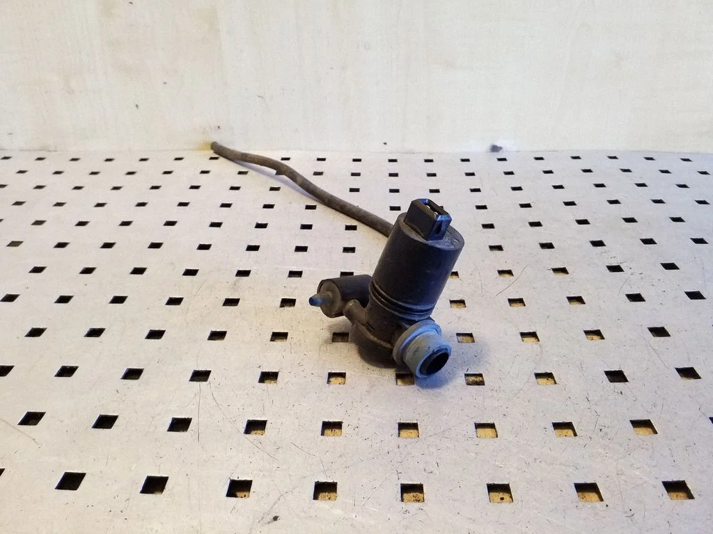 Windscreen/windshield washer pump 30099
