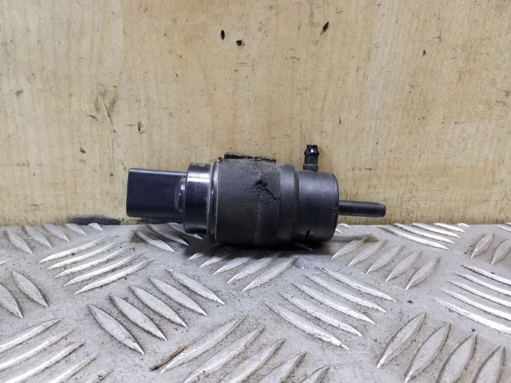 Pompka spryskiwacza szyb 8K5955647 – Audi A6 S6 C7 4G (2011-2018)
