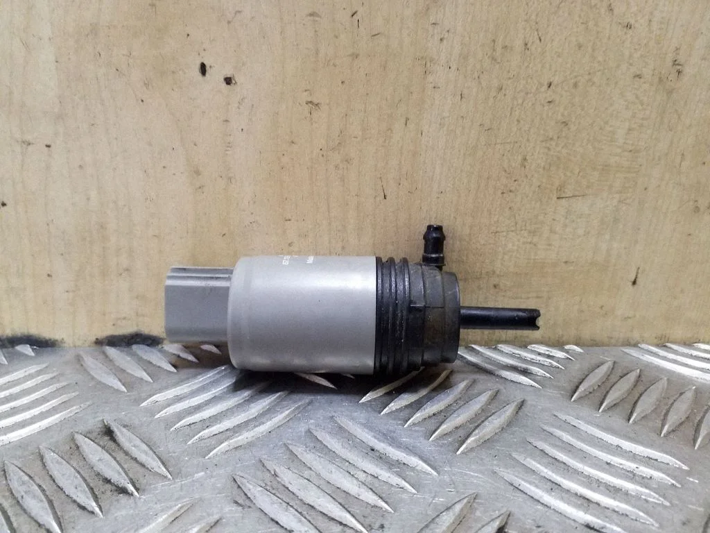 Klaasipesuvedeliku pump (klaaside) 67126934159
