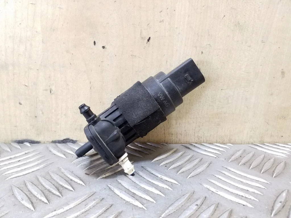 Klaasipesuvedeliku pump (klaaside) – Audi Q5 SQ5 8R (2008-2017)