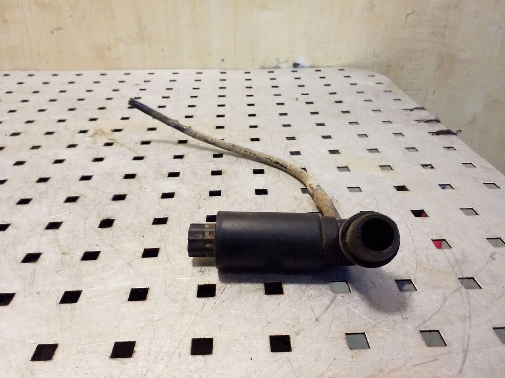 Klaasipesuvedeliku pump (klaaside) – Land Rover Freelander (1996-2006)