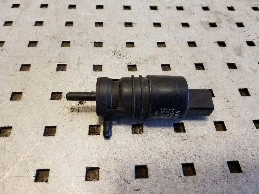 Windscreen/windshield washer pump 1K5955651 – Volkswagen Passat CC (2008-2016)
