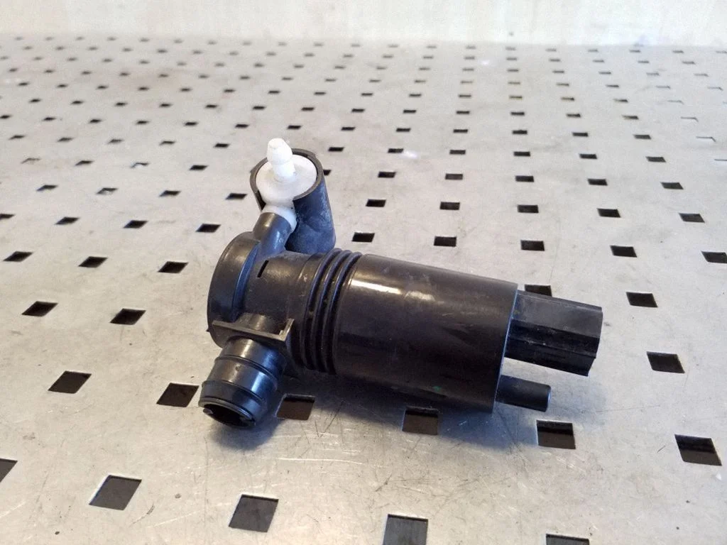 Windscreen/windshield washer pump 1007149