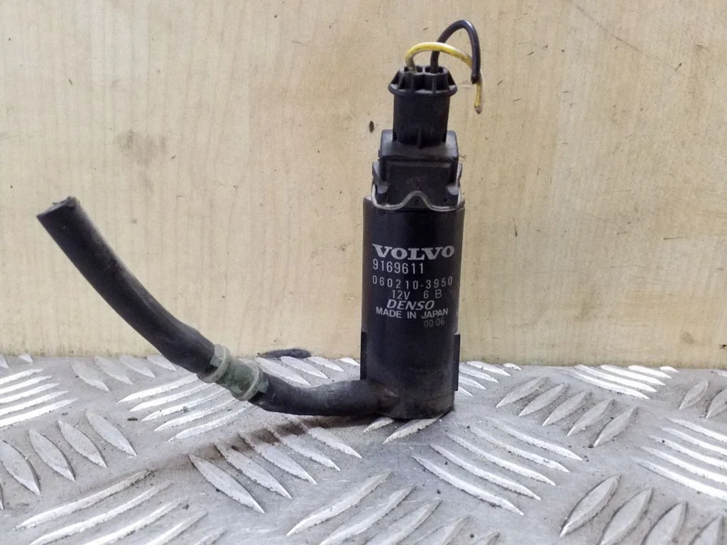 Windscreen/windshield washer pump 9169611
