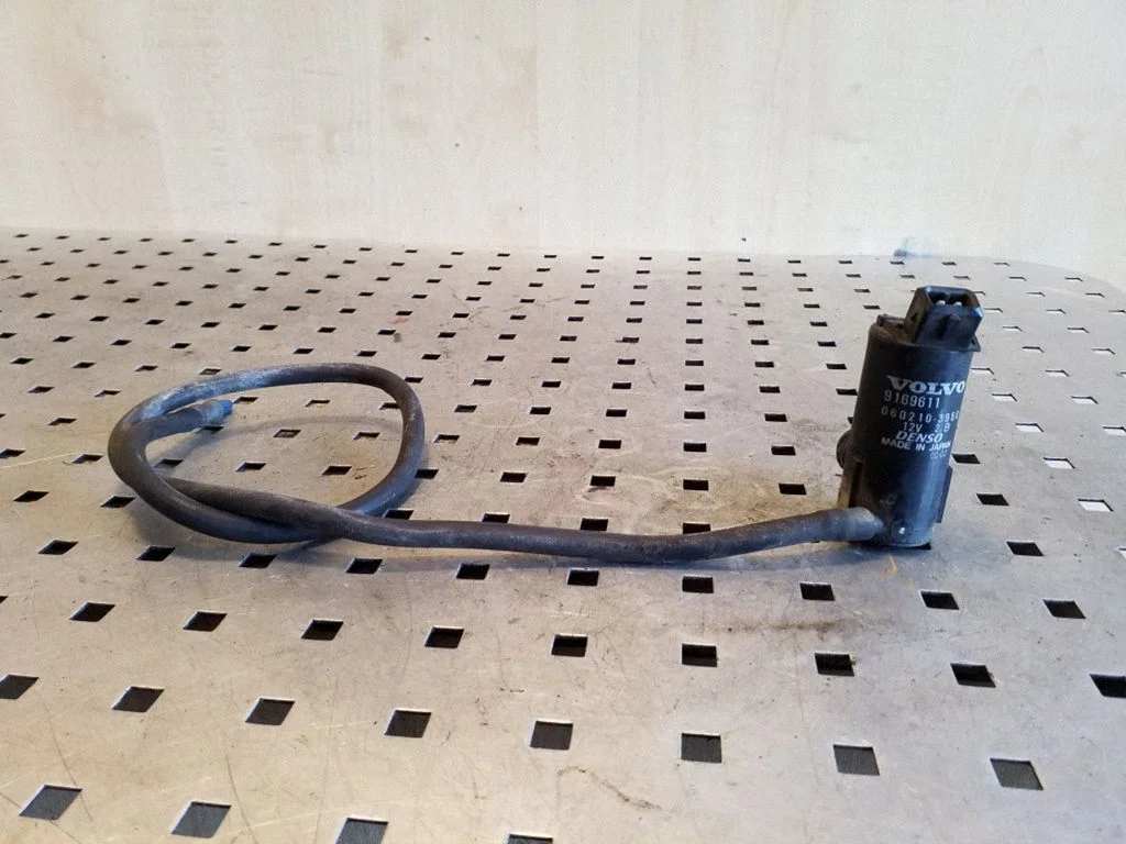 Windscreen/windshield washer pump 9169611