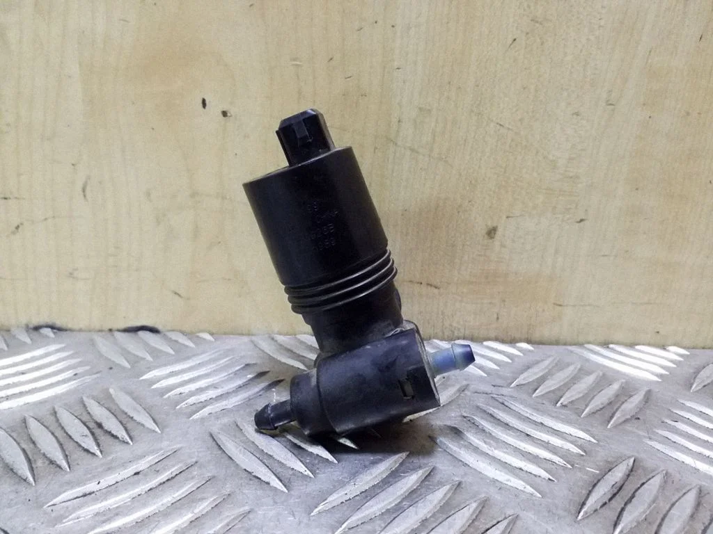 Klaasipesuvedeliku pump (klaaside) – Land Rover Freelander 2 - LR2 (2007-2016)