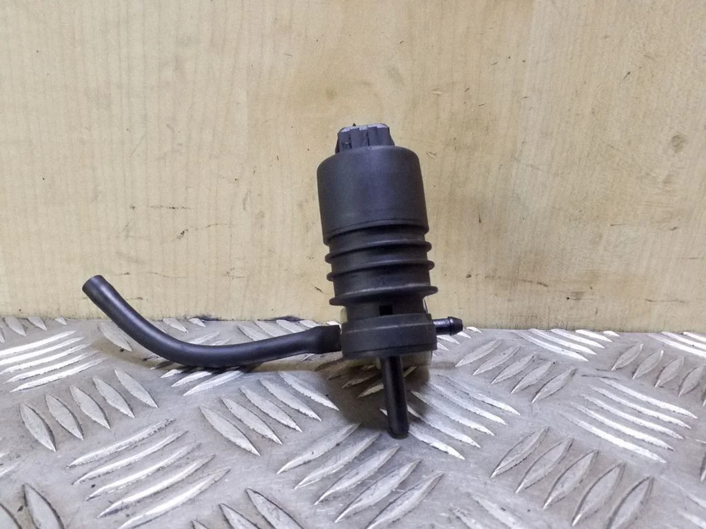Windscreen/windshield washer pump