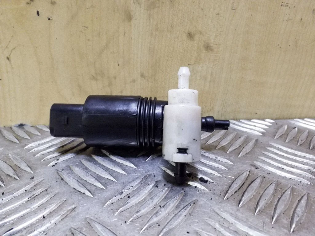 Klaasipesuvedeliku pump (klaaside) A1648600021