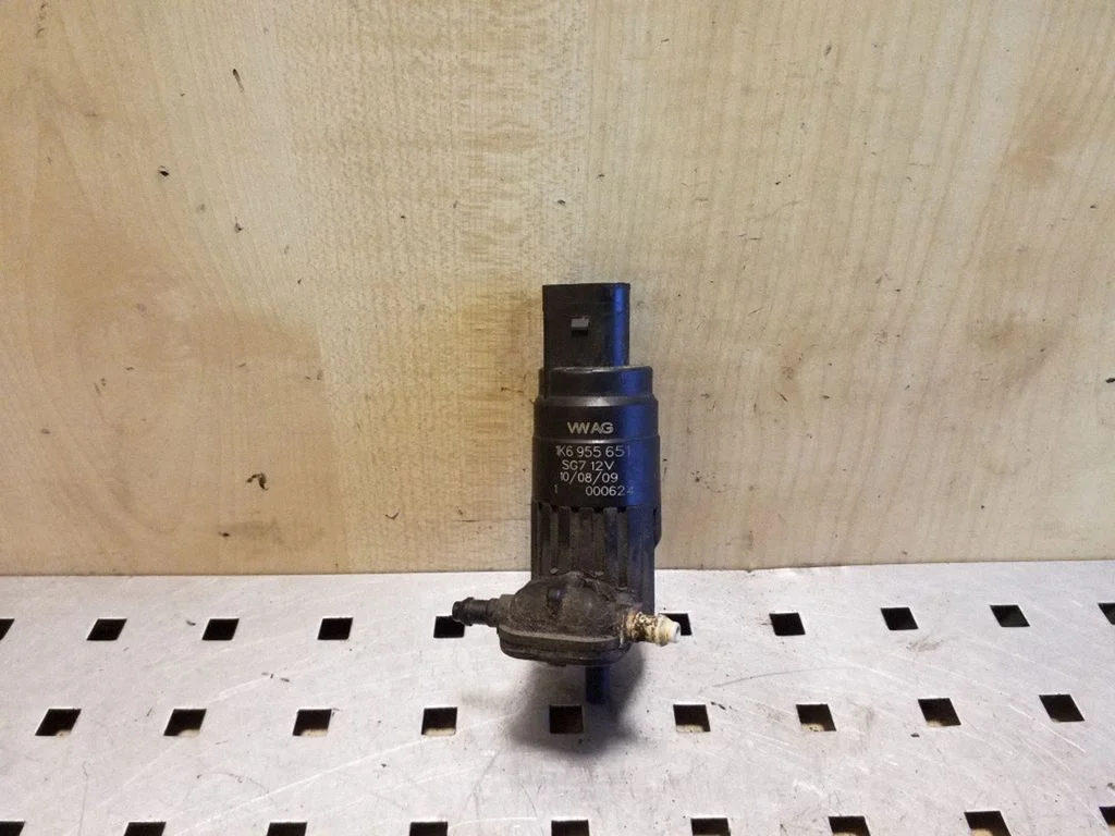 Windscreen/windshield washer pump 1K6955651
