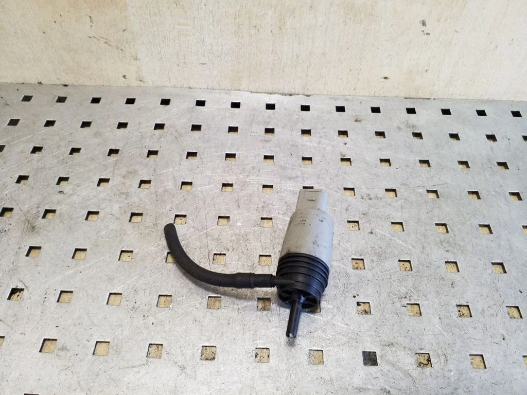 Windscreen/windshield washer pump 67126934159