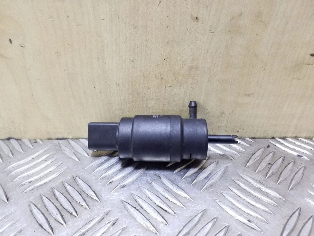 Windscreen/windshield washer pump 3090179