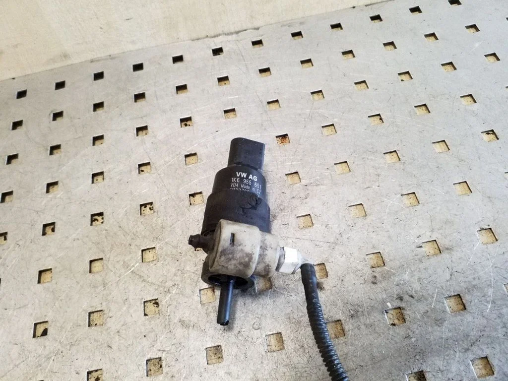 Pompka spryskiwacza szyb 1K6955651 – Audi A6 Allroad C6 (2006-2011)