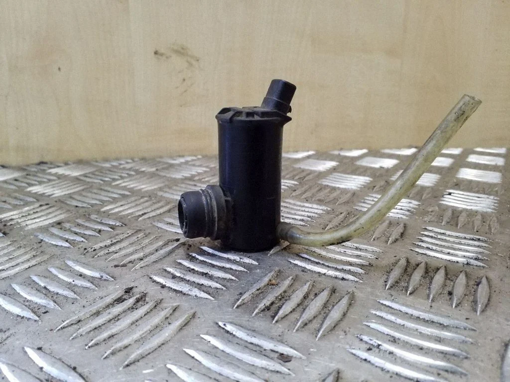 Windscreen/windshield washer pump 0602103870