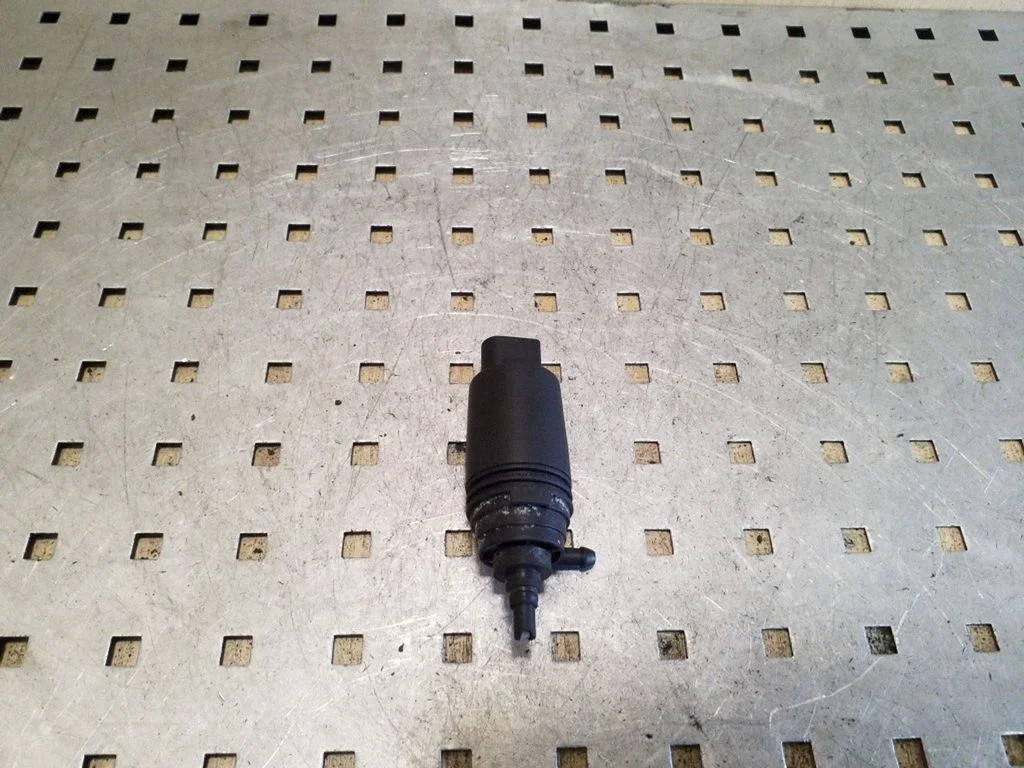 Klaasipesuvedeliku pump (klaaside) 67128377612