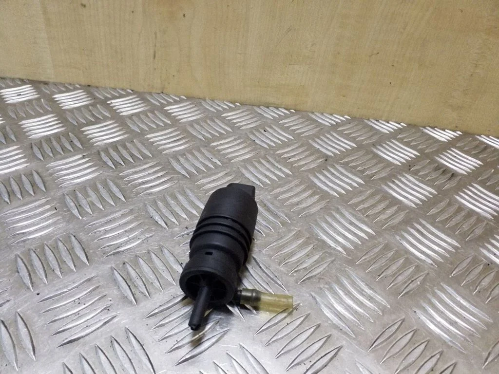 Windscreen/windshield washer pump