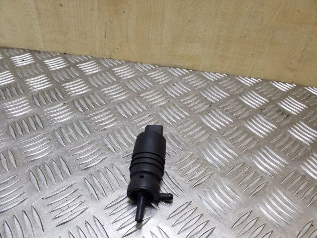 Windscreen/windshield washer pump