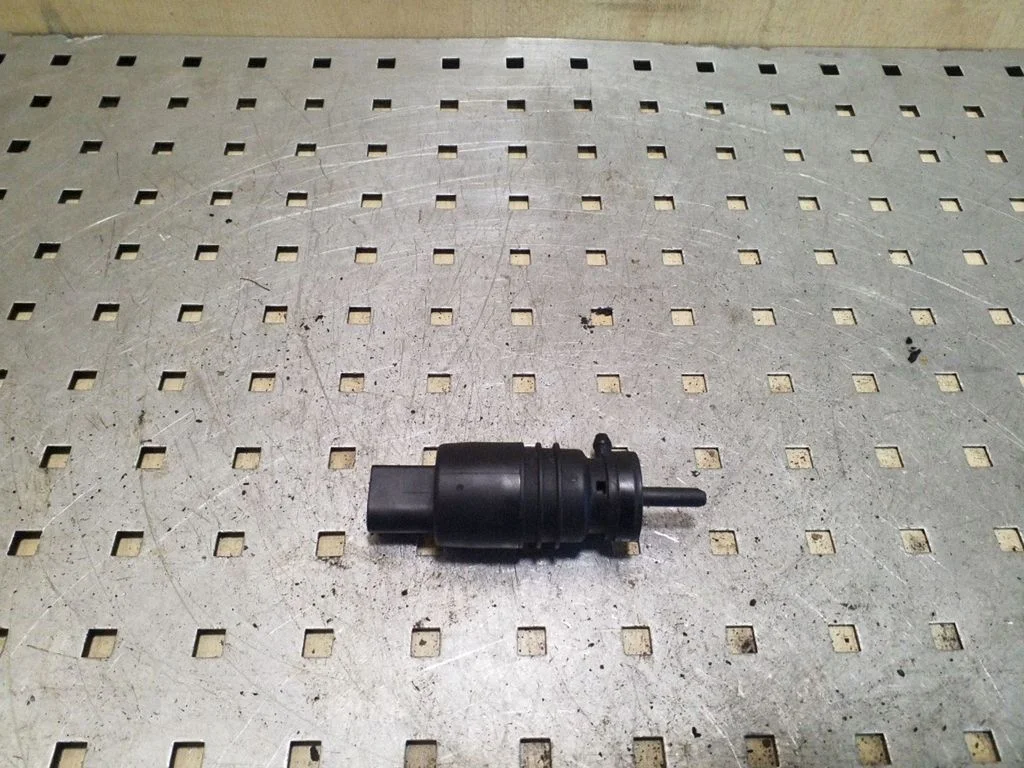 Windscreen/windshield washer pump