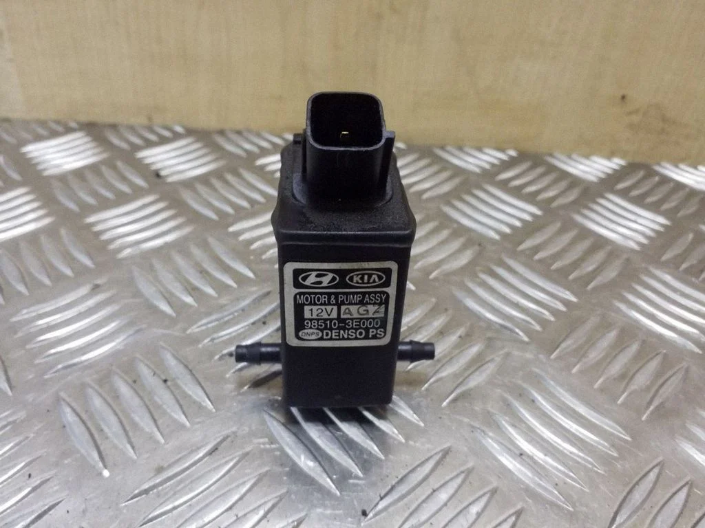 Windscreen/windshield washer pump 985103E000