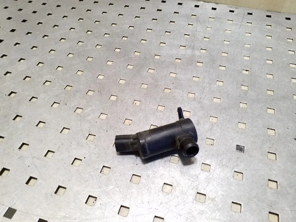 Klaasipesuvedeliku pump (klaaside) – Subaru Outback (2004-2006)
