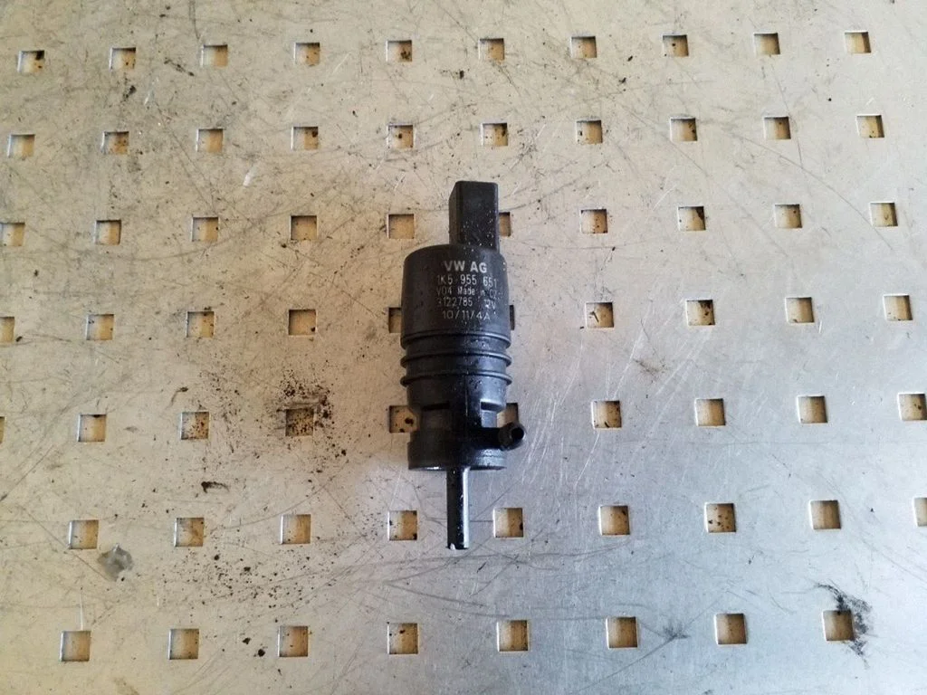 Klaasipesuvedeliku pump (klaaside) 1K5955651