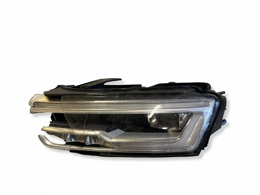 Headlight/headlamp 8U0941033A