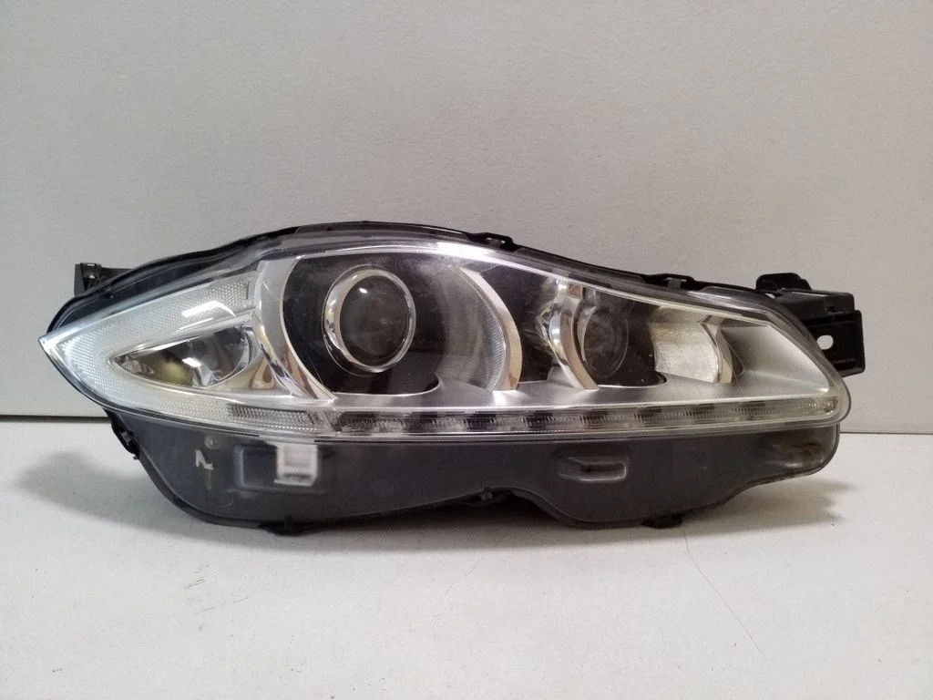 Headlight/headlamp – Jaguar XJ X351 (2009-2019)