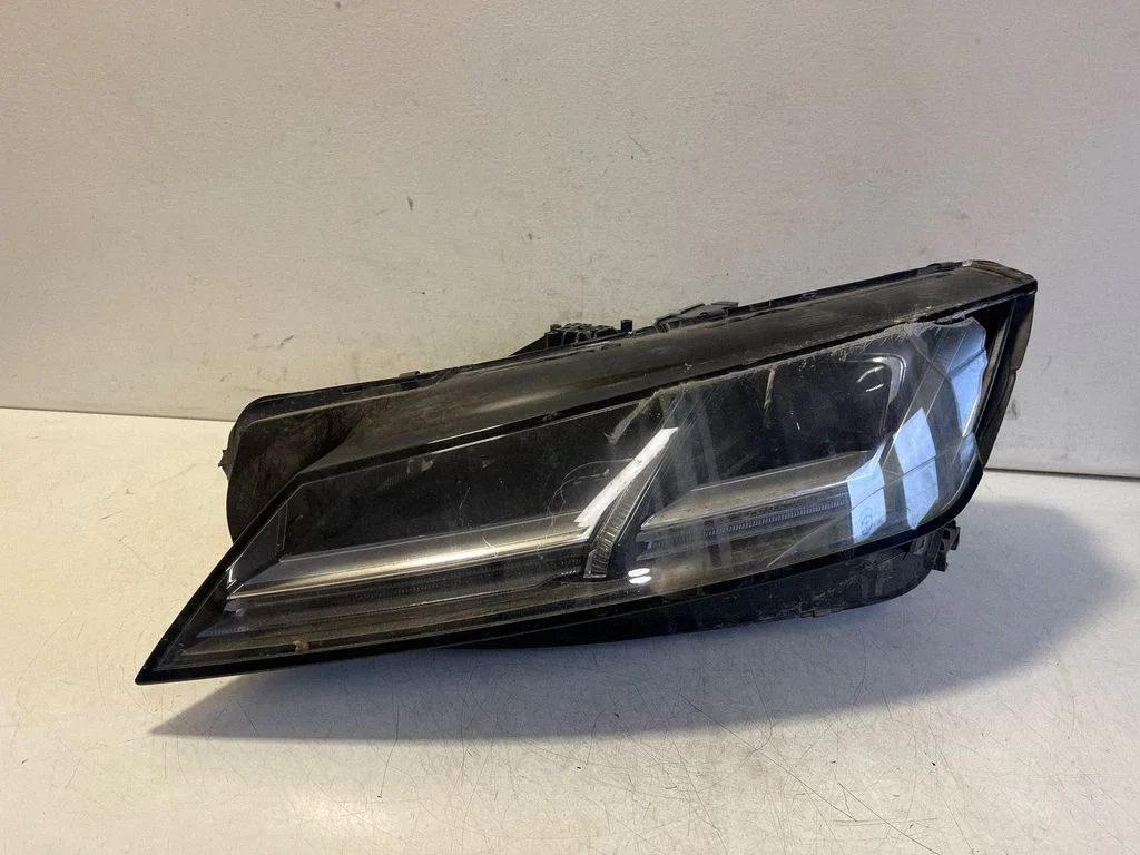 Headlight/headlamp 8S0941033D