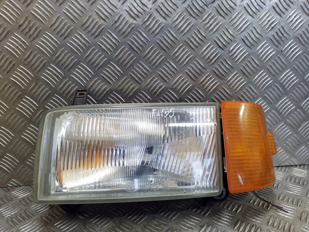 Headlight/headlamp 0244437