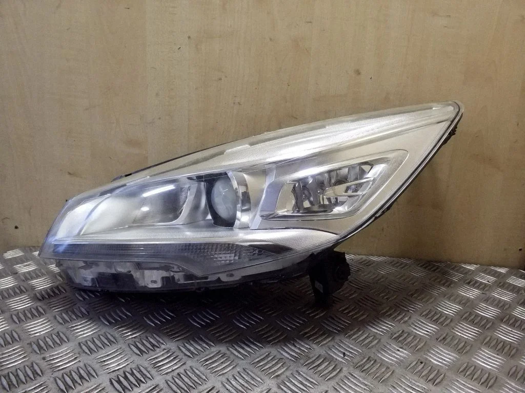 Headlight/headlamp C83TA