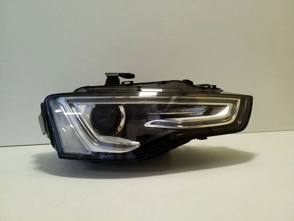 Headlight/headlamp 8T0941044C
