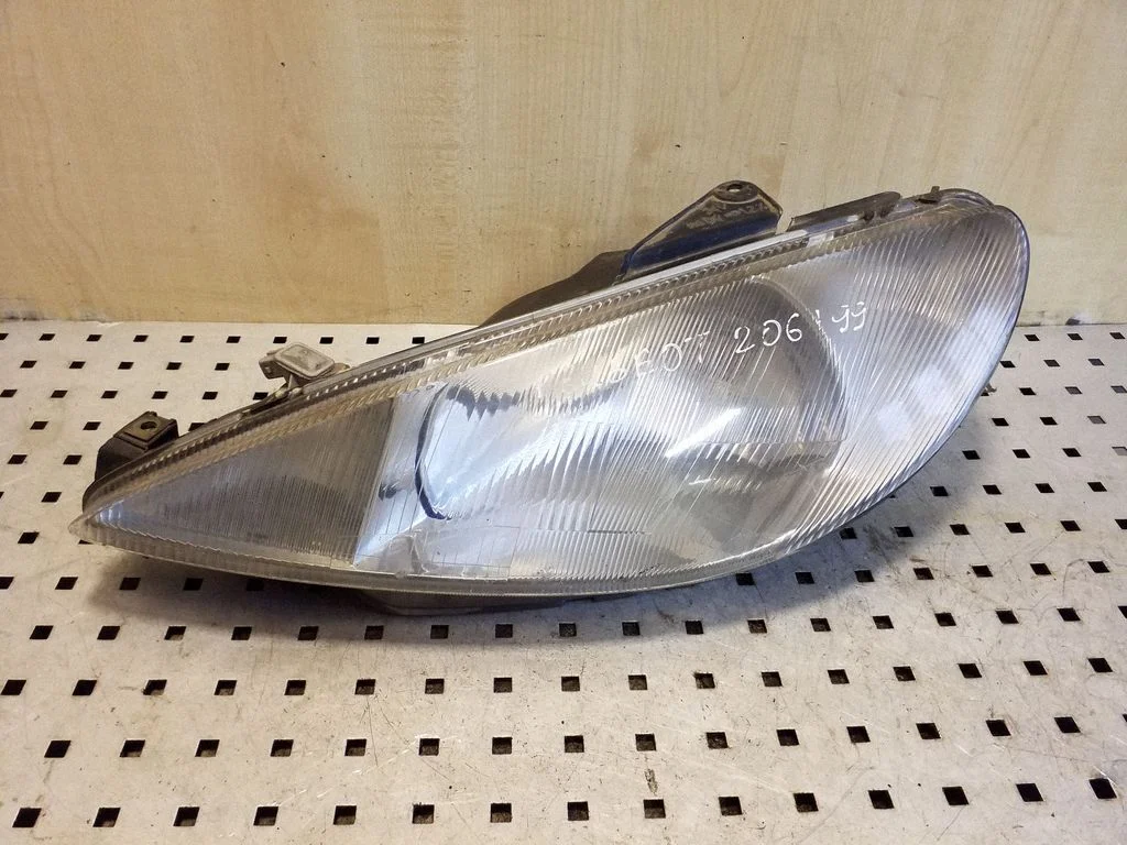 Headlight/headlamp 89005132