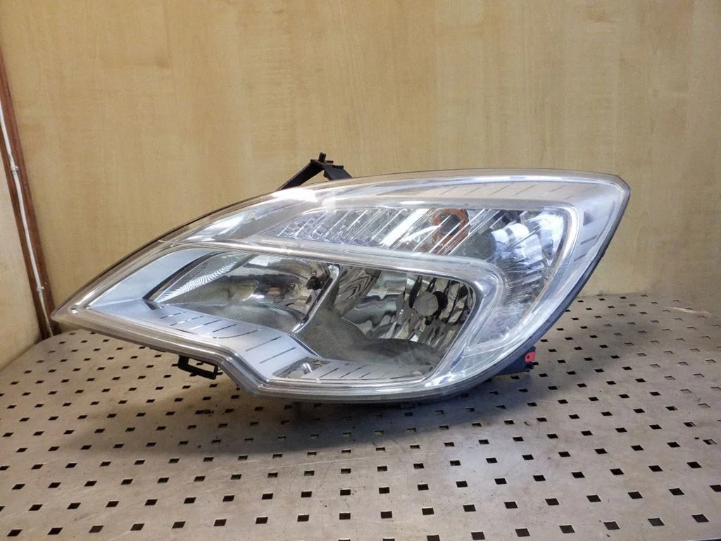Headlight/headlamp 13253631