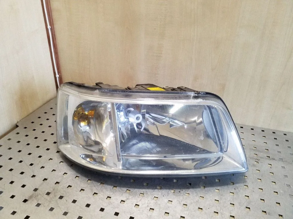 Headlight/headlamp – Volkswagen Transporter - Caravelle T5 (2003-2015)