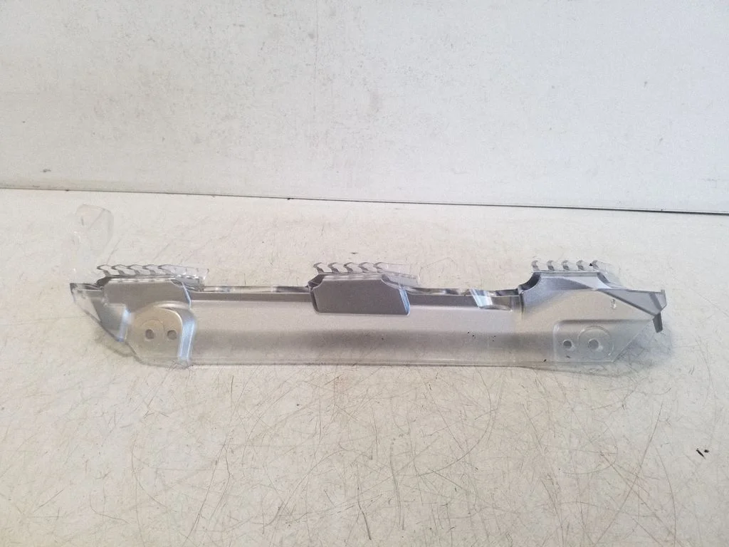 Esitule osa – Lexus NX (2014-2021)