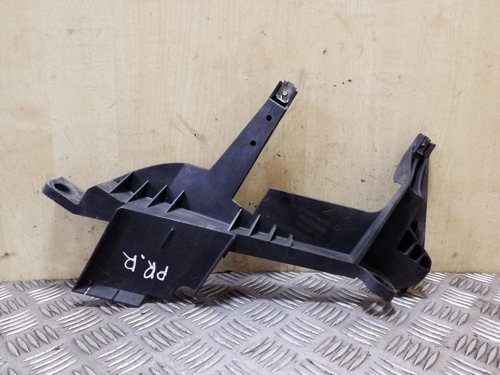 Esitule osa – BMW X3 E83 (2003-2010)