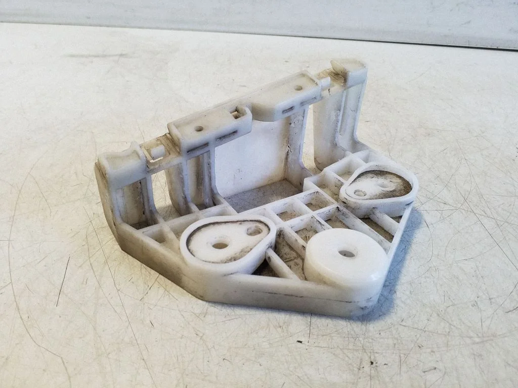 Headlight/headlamp mounting bracket 2568704300