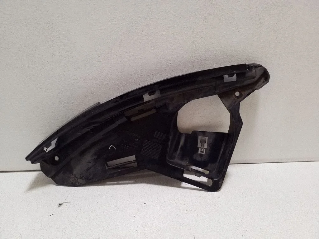 Headlight/headlamp mounting bracket – Volvo XC60 (2009-2013)