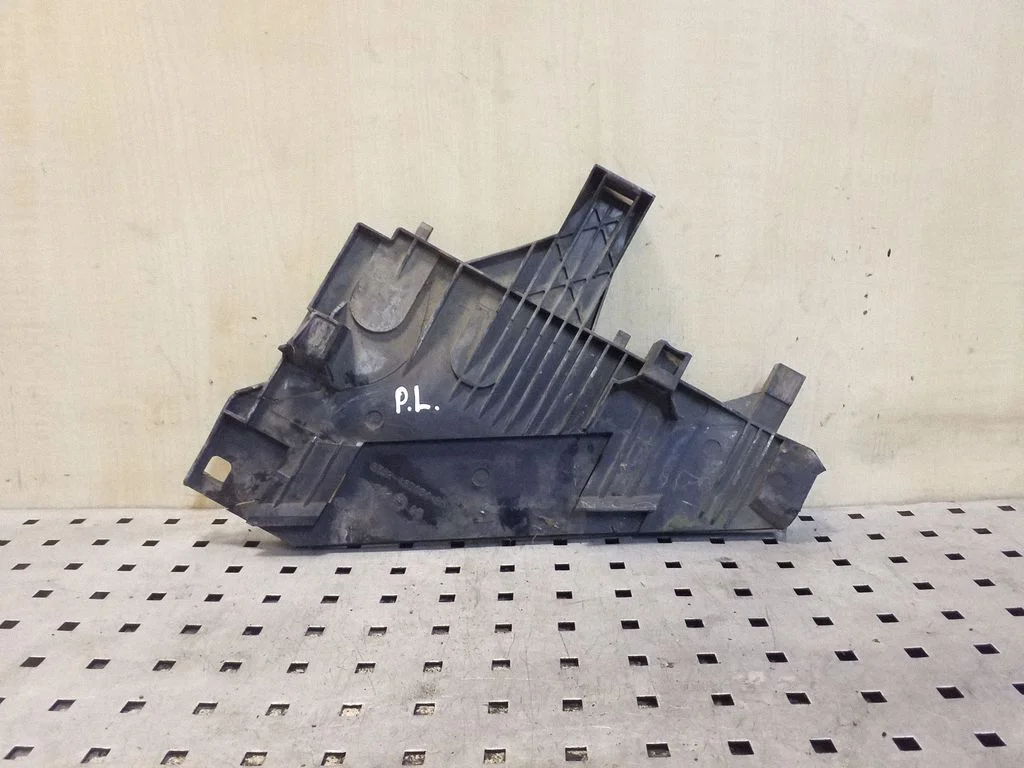 Headlight/headlamp mounting bracket – Land Rover Freelander 2 - LR2 (2007-2016)