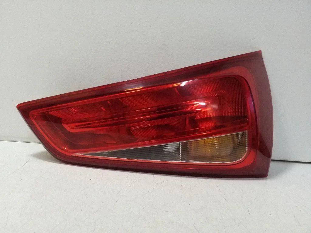 Lampa tylna w klapie 17583002