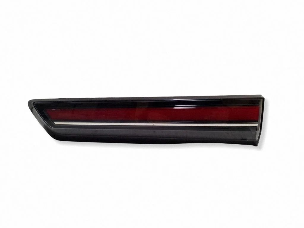 Tailgate rear/tail lights 2SA01499502AH