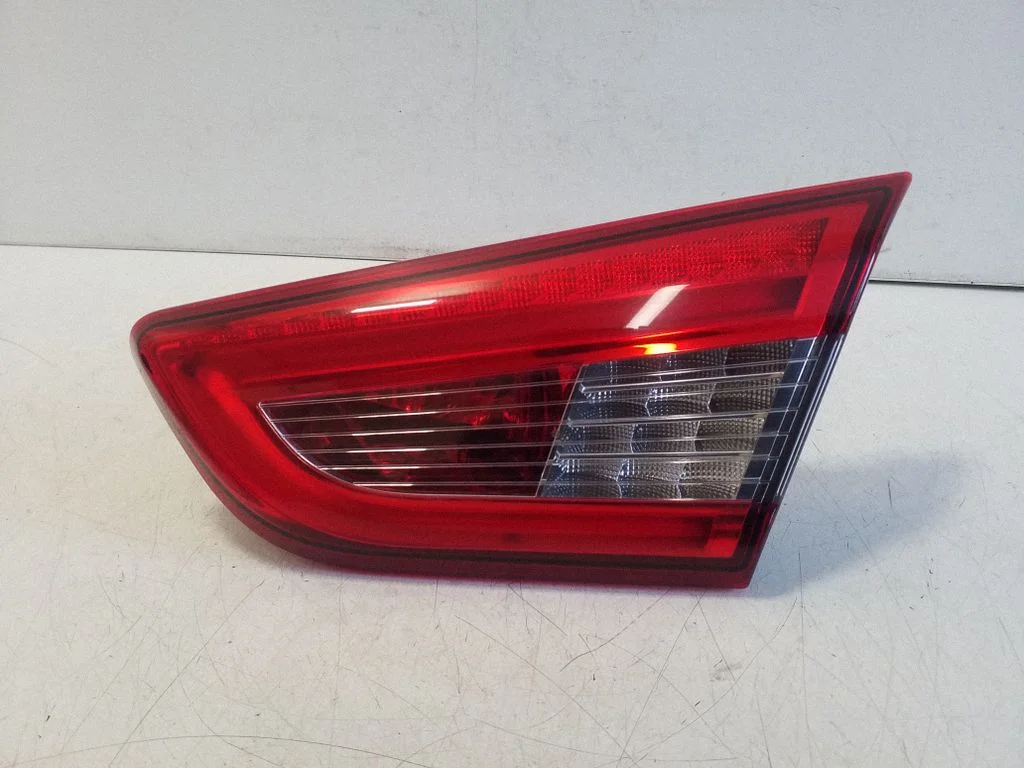Lampa tylna w klapie 06700046630