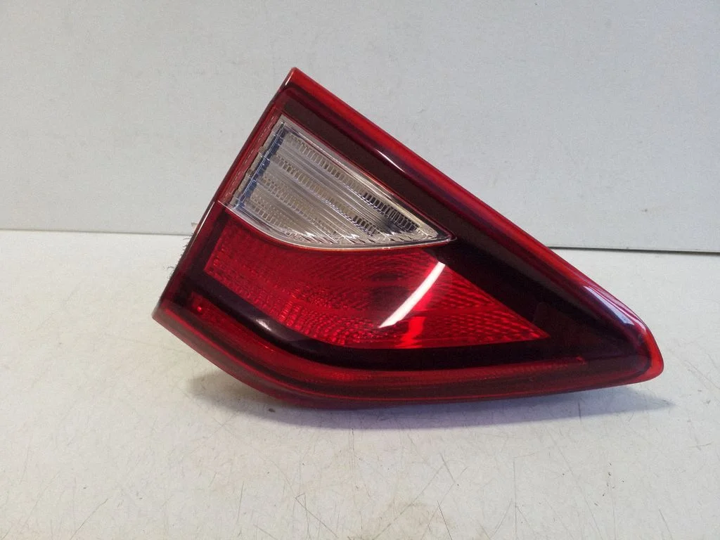 Tailgate rear/tail lights 92403H8