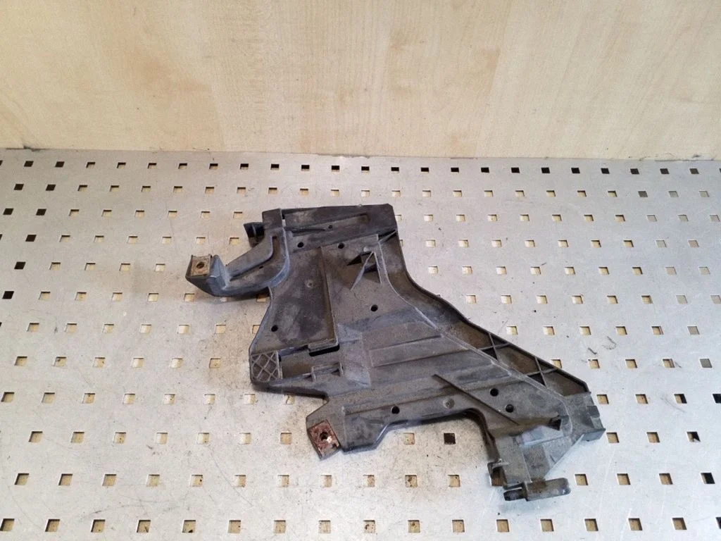 Headlight/headlamp mounting bracket – Audi A4 Allroad B8 (2008-2016)