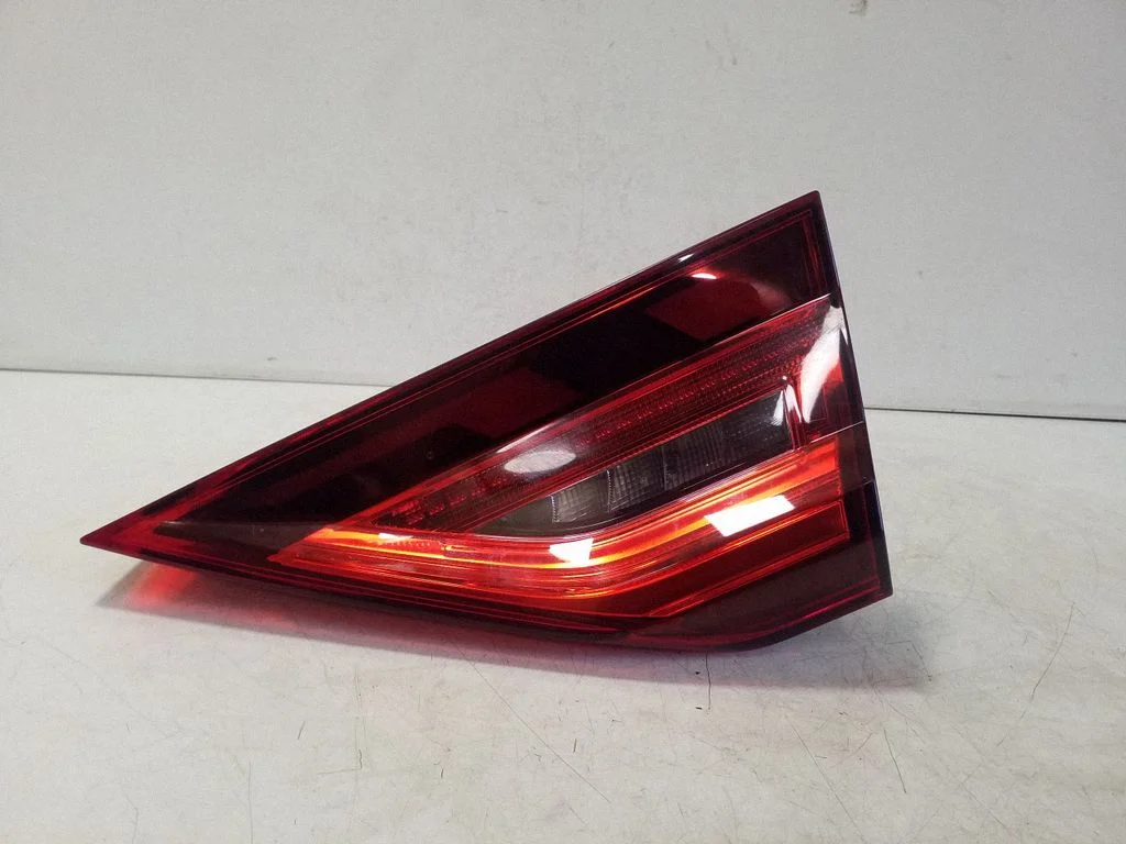 Tailgate rear/tail lights 82A945094C